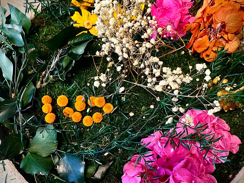 bouquet en vegetaux stabilises colores